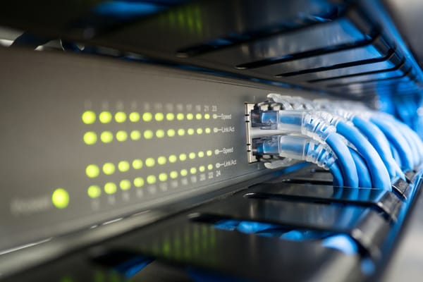Switch manageable dans une baie réseau d'entreprise